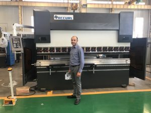 Iran Client Testing Machine sa aming Pabrika 1