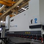 6-axis hydraulic cnc pindutin ang preno 200 Ton 3100mm para sa cnc backgauge XR Z1 Z2-axis